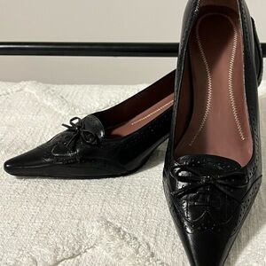 Naturalizer Black Leather Kitten Heels